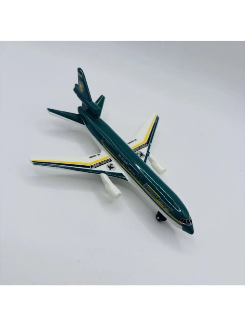 Vintage Lot of Diecast Commercial Aircraft. Set of 5! 3 Planes are Matchbox!